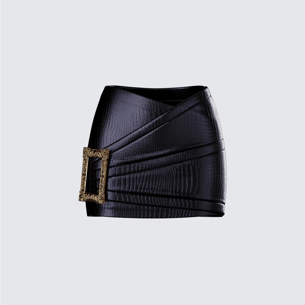 Finesse sz small NEW WITH TAG Black Mini Skirt with Gold Buckle